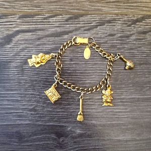 🥿 🧹Gold tone Disney Cinderella bracelet with charms